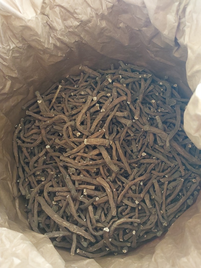 Dried dandelion root for sale